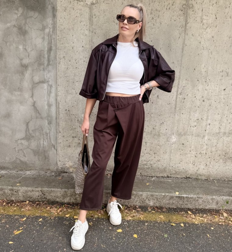 Čokoládově hnědé stylové kalhoty s překladem LUX LYRA