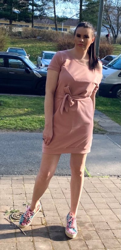 Růžové šaty SHILA - Velikost: UNI