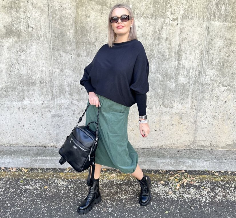 Černý svetr netopýřího střihu KINGSTAR