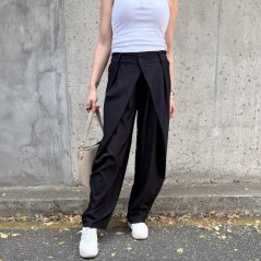 Černé trendy kalhoty s překladem ELYSIA