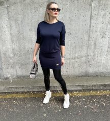 Tmavě modré šaty s lemem LUXURY