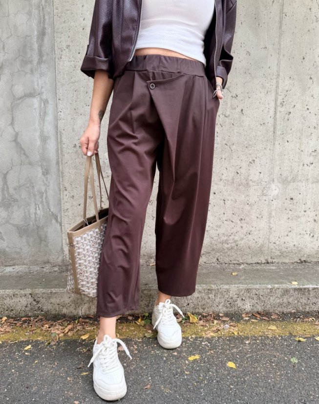 Čokoládově hnědé stylové kalhoty s překladem LUX LYRA