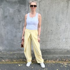 Světle žluté trendy kalhoty s překladem ELYSIA