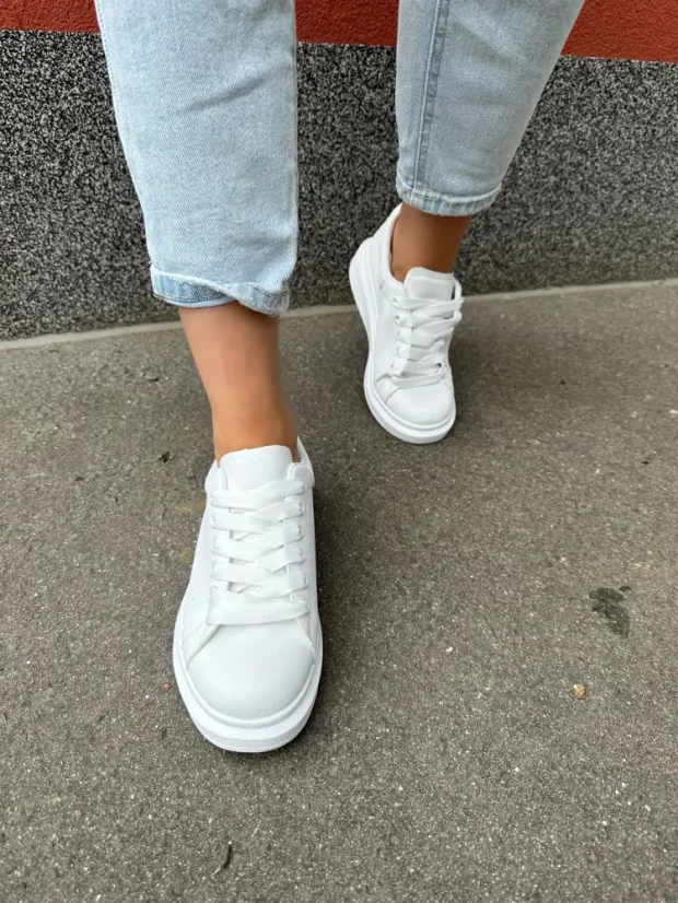 Bílé trendy tenisky LOVE