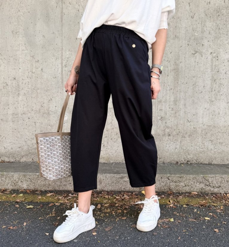 Černé trendy barrelové kalhoty METFISS