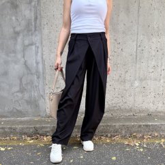 Černé trendy kalhoty s překladem ELYSIA