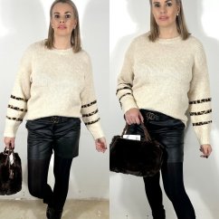 Béžový heboučký svetr LEO