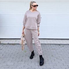 Mokka hnědá stylová souprava z máslového materiálu LOUNGE