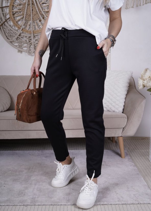 Černé jednoduché basic kalhoty z máslového materiálu SOFTYS