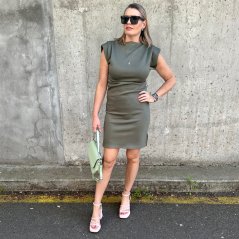 Khaki krátké šaty bez rukávu s vycpávkami na ramenech NATURS
