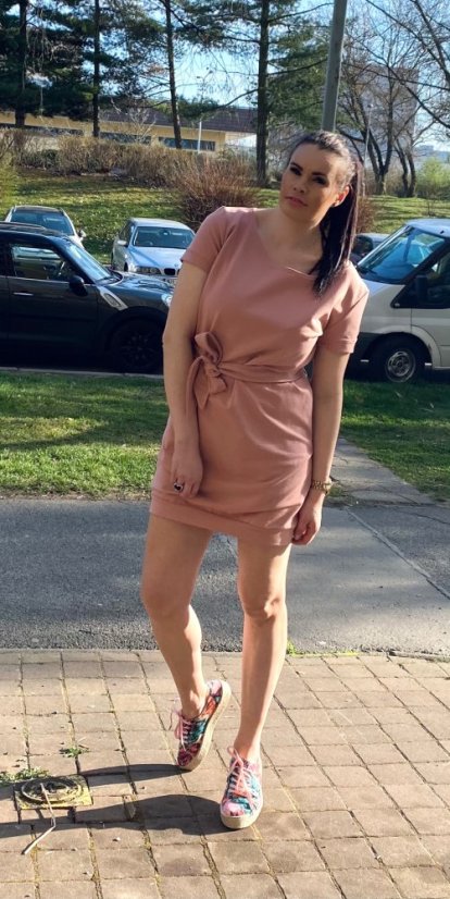 Růžové šaty SHILA - Velikost: UNI